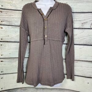 BKE XS Taupe Ribbed Henley Long Sleeve Textured Knit Top Button Front Stretch